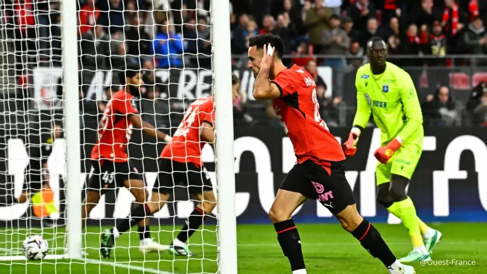 Rennes retrouve le sourire face à Auxerre